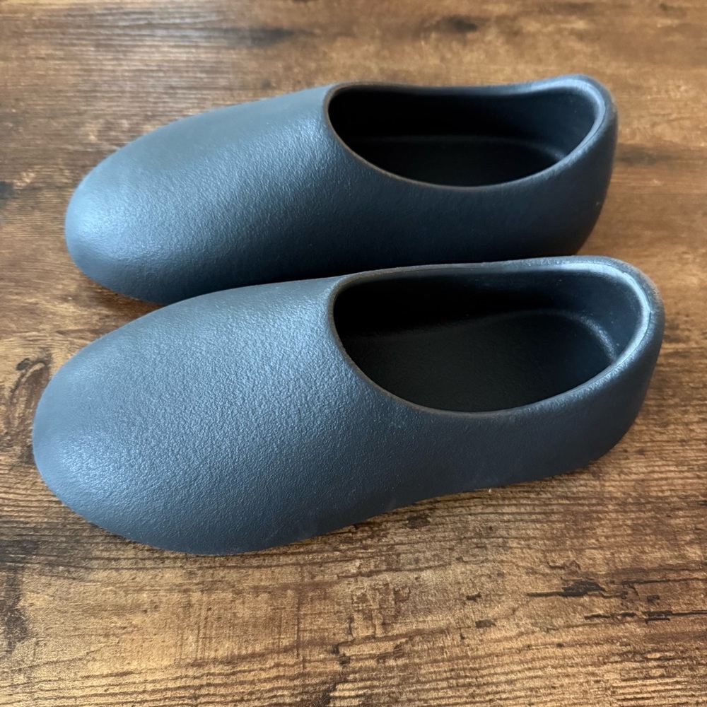 Yeezy Slip-On Foam Clogs in Black